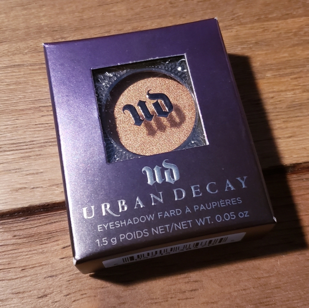 Urban Decay baked single eyeshadow